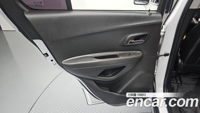 Chevrolet Trax 1.4 Premier 2018 — фото 25