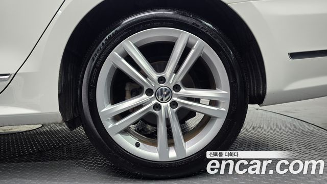 Volkswagen Passat 2.0 TDI B7 2014 — фото 21
