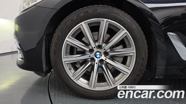 BMW 5 Series (G30) 520i Luxury 2018 — фото 5