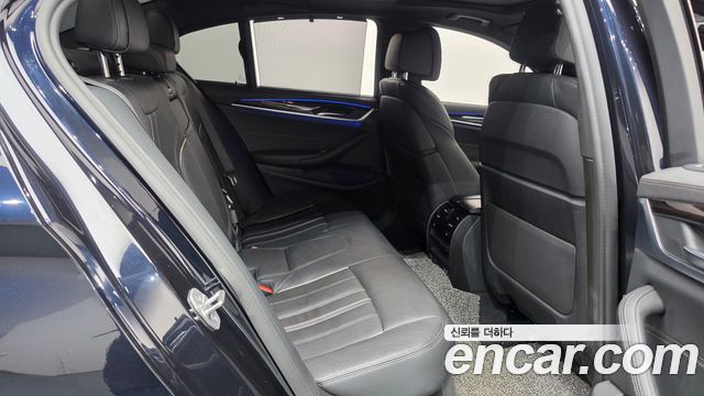 BMW 5 Series (G30) 520i M Sport 2022 — фото 11