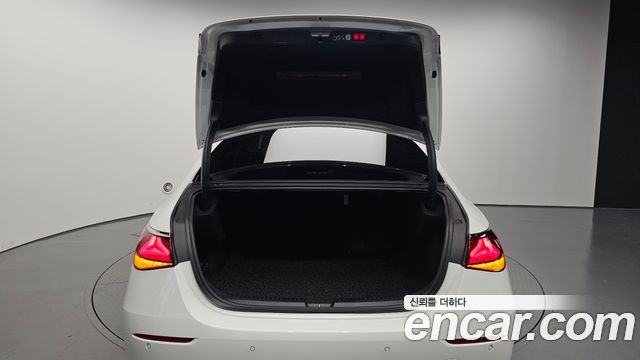 Mercedes-Benz E-Class (W214) E450 4MATIC Exclusive 2024 — фото 31