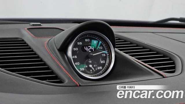 Porsche 911 Carrera 4 GTS 991 2015 — фото 19