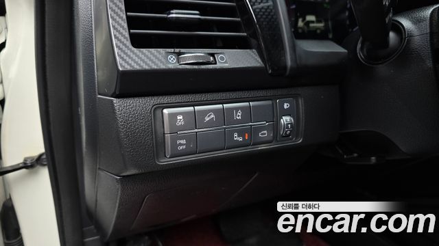 KG Mobility (SsangYong) Rexton Sports Khan Diesel 2.2 2WD Noblesse (5-Link) 2020 — фото 28
