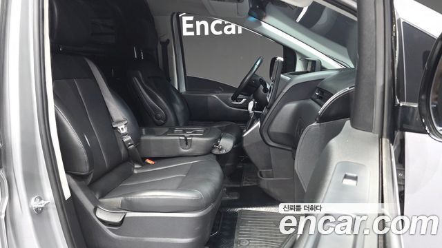 Hyundai Staria L3.5 Cargo 3-Seater Modern 2023 — фото 11