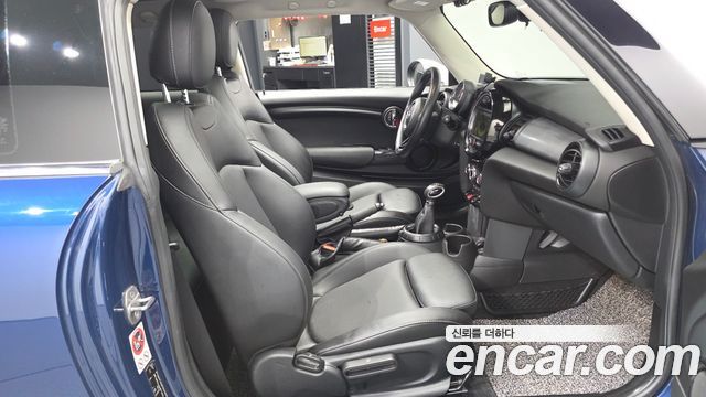 MINI Cooper D Mid 3rd 2017 — фото 11