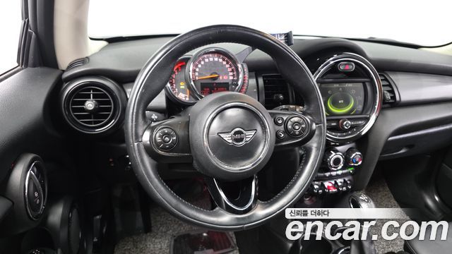 MINI Cooper D Mid 3rd 2017 — фото 13