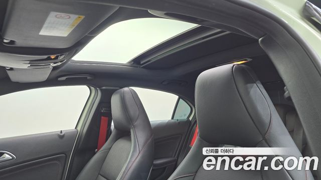 Mercedes-Benz A-Class (W176) A45 AMG 4MATIC 2016 — фото 16