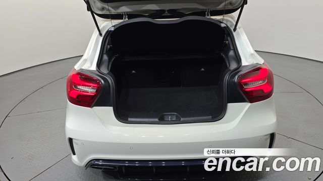 Mercedes-Benz A-Class (W176) A45 AMG 4MATIC 2016 — фото 17
