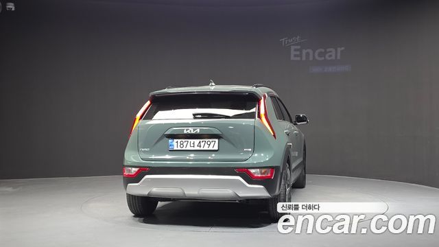 Kia Niro Prestige 2024 — фото 4
