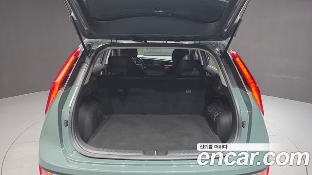 Kia Niro Prestige 2024 — фото 16