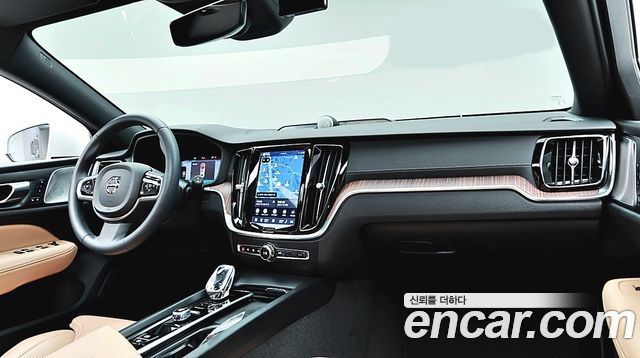 Volvo V60 Cross Country (II) B5 Ultimate AWD 2023 — фото 8