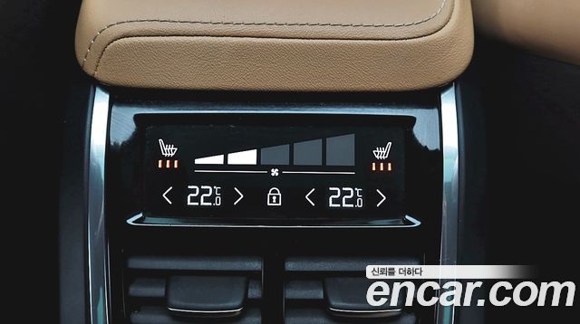 Volvo V60 Cross Country (II) B5 Ultimate AWD 2023 — фото 20