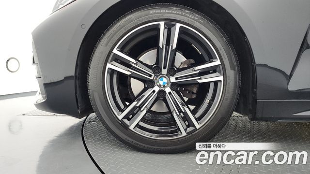 BMW 4 Series (G22) 420i M Sport Convertible 2023 — фото 5