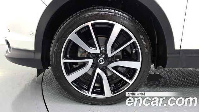 Nissan Qashqai (II) 1.6 Platinum 2016 — фото 5