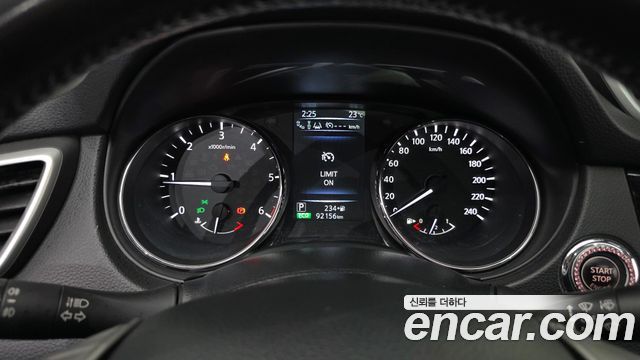 Nissan Qashqai (II) 1.6 Platinum 2016 — фото 8