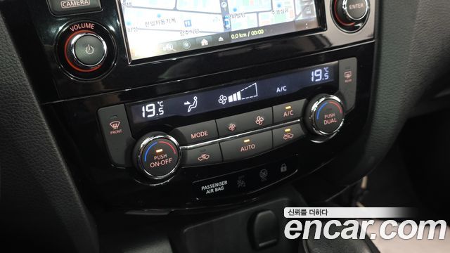 Nissan Qashqai (II) 1.6 Platinum 2016 — фото 18