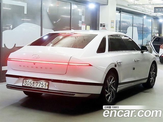 Hyundai Grandeur (GN7) 3.5 LPG 2WD (Taxi) Deluxe 2023 — фото 4