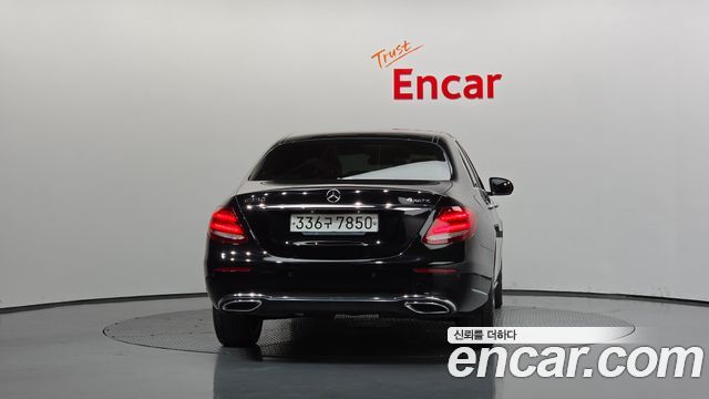 Mercedes-Benz E-Class (W213) E220d 4MATIC Exclusive 2019 — фото 4