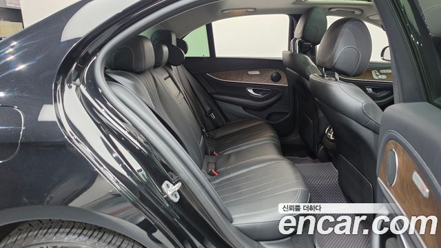 Mercedes-Benz E-Class (W213) E220d 4MATIC Exclusive 2019 — фото 15