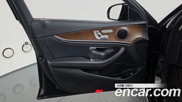 Mercedes-Benz E-Class (W213) E220d 4MATIC Exclusive 2019 — фото 23