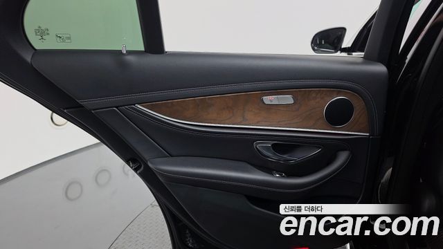 Mercedes-Benz E-Class (W213) E220d 4MATIC Exclusive 2019 — фото 24
