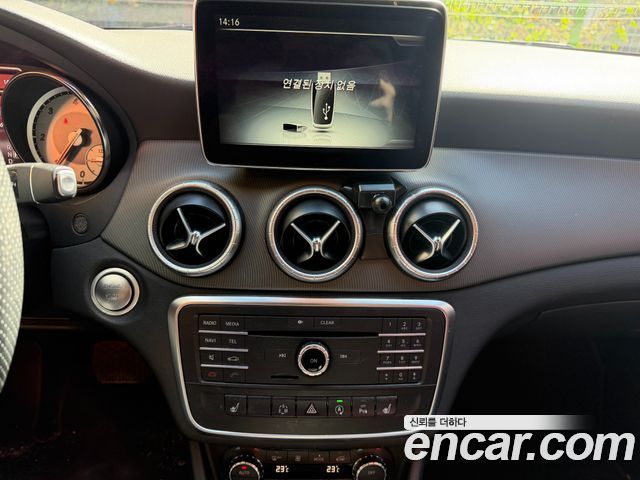 Mercedes-Benz CLA-Class (C117) CLA200 CDI 4MATIC 2015 — фото 16