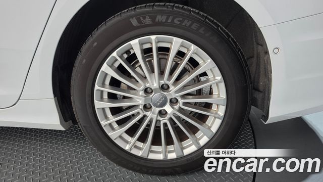 Audi A6 (C8) 40 TDI Quattro Premium 2021 — фото 17