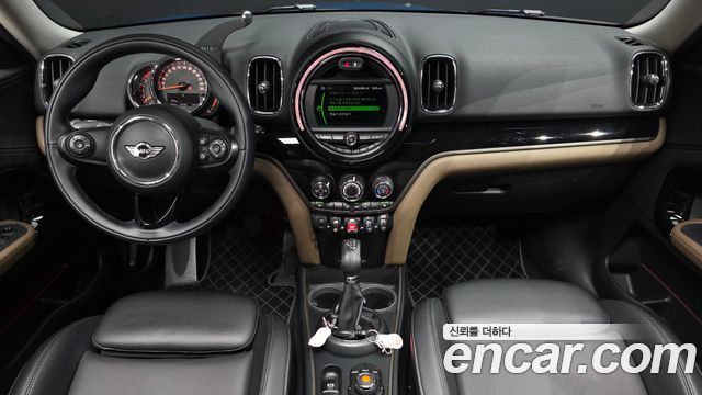 MINI Cooper D Countryman ALL4 2nd 2018 — фото 7