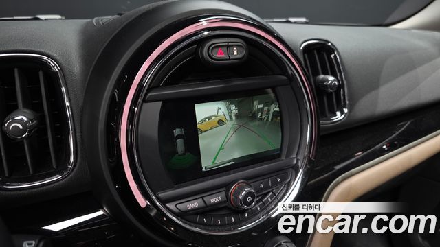 MINI Cooper D Countryman ALL4 2nd 2018 — фото 20