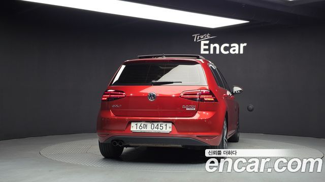 Volkswagen Golf (VII) 2.0 TDI Premium 2016 — фото 4