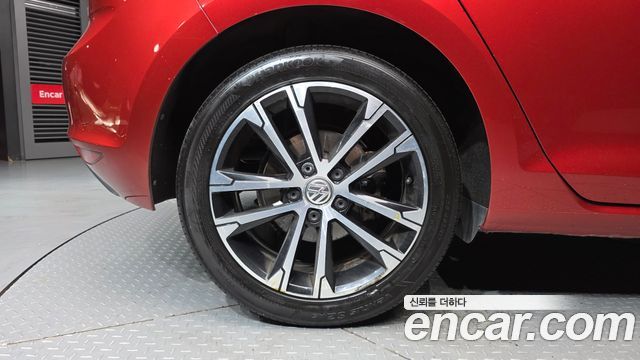 Volkswagen Golf (VII) 2.0 TDI Premium 2016 — фото 5