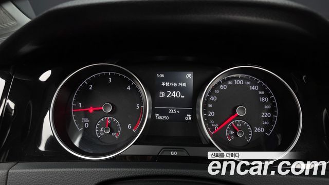 Volkswagen Golf (VII) 2.0 TDI Premium 2016 — фото 8