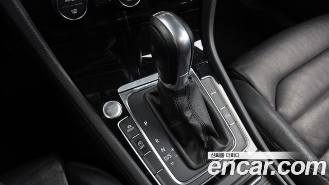 Volkswagen Golf (VII) 2.0 TDI Premium 2016 — фото 9