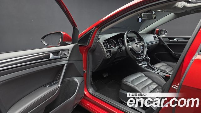 Volkswagen Golf (VII) 2.0 TDI Premium 2016 — фото 10