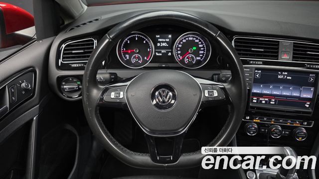 Volkswagen Golf (VII) 2.0 TDI Premium 2016 — фото 17