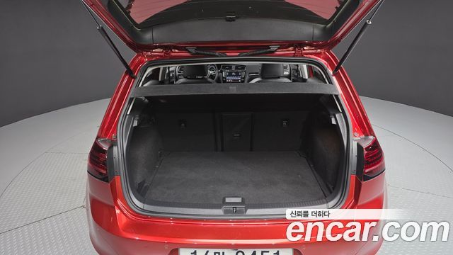 Volkswagen Golf (VII) 2.0 TDI Premium 2016 — фото 24