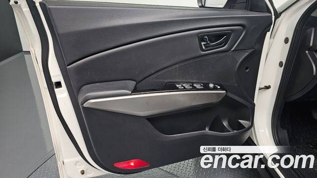KG Mobility (SsangYong) Tivoli LX 2WD 2016 — фото 24