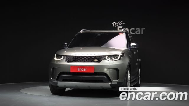 Land Rover Discovery 5 3.0 TD6 HSE Luxury 2018 — фото 3