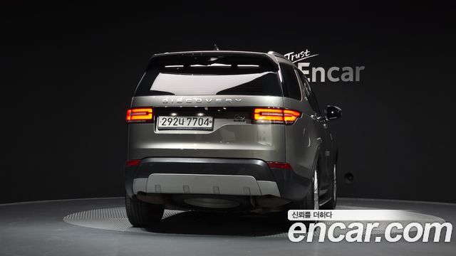 Land Rover Discovery 5 3.0 TD6 HSE Luxury 2018 — фото 4
