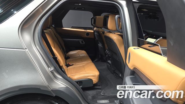 Land Rover Discovery 5 3.0 TD6 HSE Luxury 2018 — фото 12