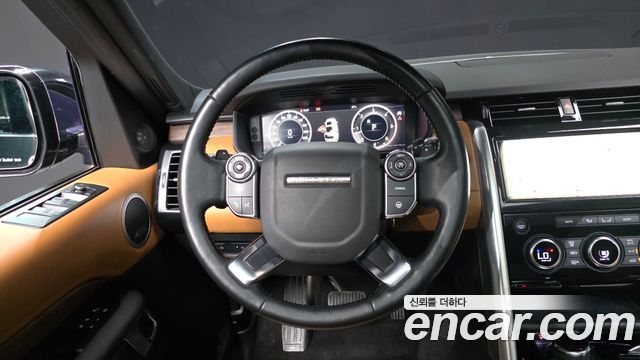 Land Rover Discovery 5 3.0 TD6 HSE Luxury 2018 — фото 13