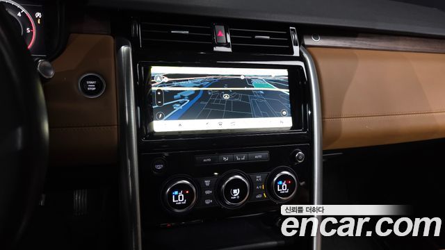 Land Rover Discovery 5 3.0 TD6 HSE Luxury 2018 — фото 14