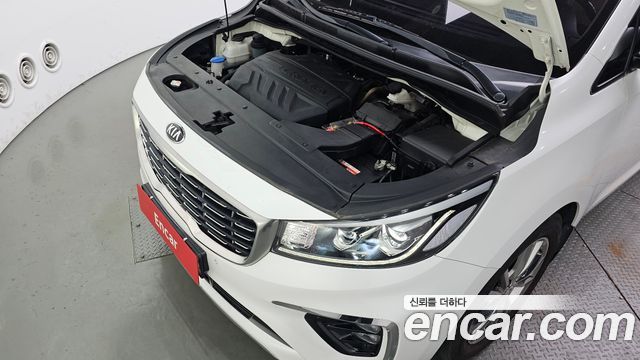 Kia Carnival 9-Seater Noblesse Special 2020 — фото 6