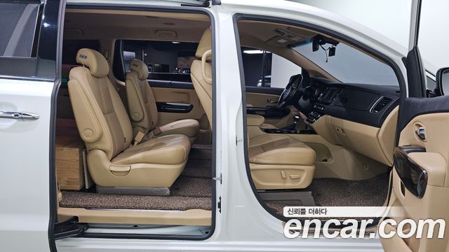 Kia Carnival 9-Seater Noblesse Special 2020 — фото 12