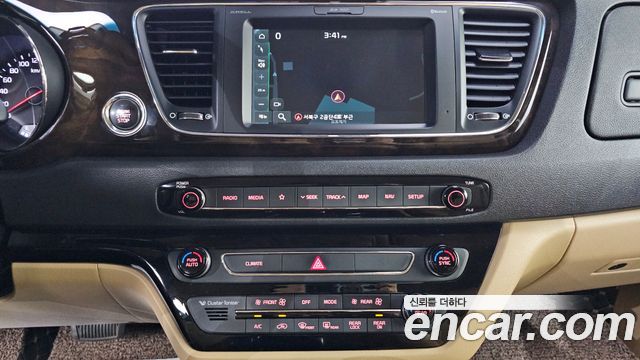 Kia Carnival 9-Seater Noblesse Special 2020 — фото 19