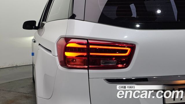 Kia Carnival 9-Seater Noblesse Special 2020 — фото 23