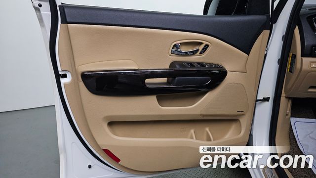Kia Carnival 9-Seater Noblesse Special 2020 — фото 24