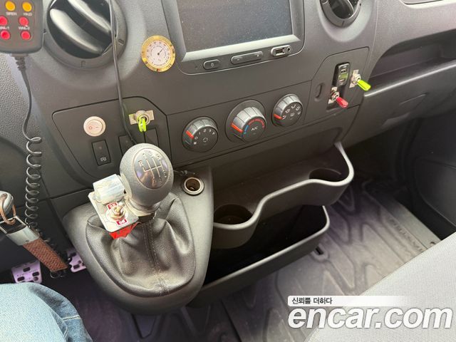 Renault Korea Master Camping car 2019 — фото 9