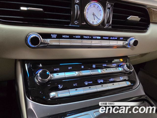 Genesis EQ900 3.3 T-GDI AWD Premiun Luxury 2016 — фото 18