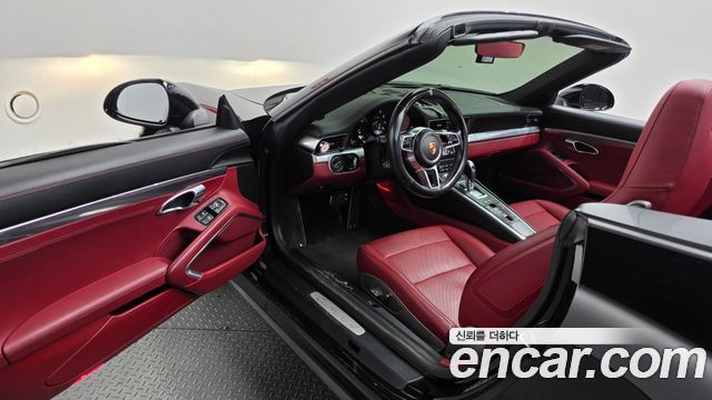 Porsche 911 CARRERA 4 CABRIOLET 991 2018 — фото 10